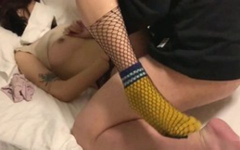 [MP4/248MB]极品黑网袜长腿夜店公主酒后被公子哥享用